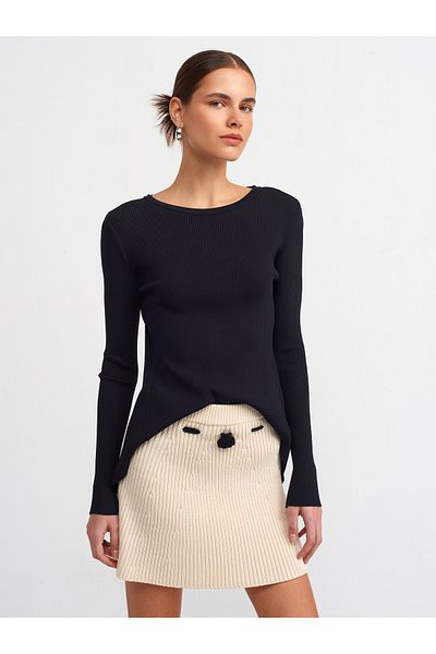 Dilvin 10530 Pulover tricotat cu bijuterii, decoltat cu nervuri-negru