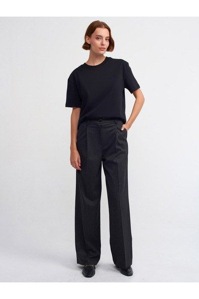 Dilvin 30312 Dekoratif Dikişli Bisiklet Yaka Tshirt-Siyah