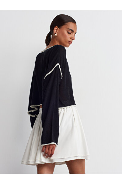 Dilvin 10614 Pulover de tricotaj cu textura fină, negru-ecru, decolteu barcă