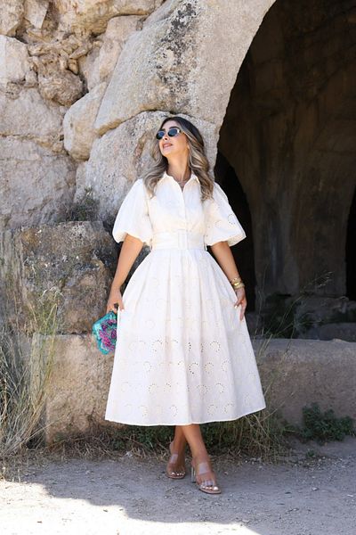 bytugcekaya Φόρεμα με φουσκωτό μανίκι και πλισέ σε λευκό χρώμα