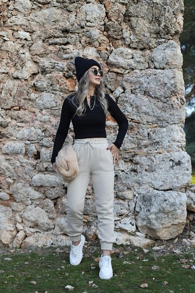 bytugcekaya Φούτερ σε μπεζ χρώμα με τρεις κλωστές