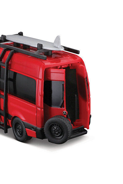 Maisto Weekenders Mercedes-Benz Sprinter - Red