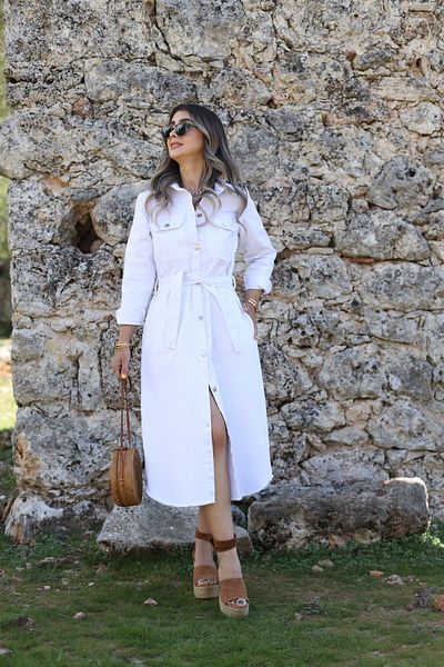 bytugcekaya Λευκό μακρύ τζιν φόρεμα με ζώνη με τσέπες