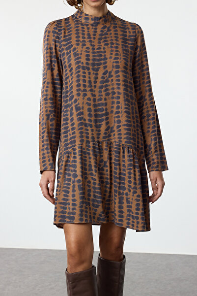 Trendyol Collection Brunes Minikleid Mit Abstraktem Muster - Twoaw25el00370