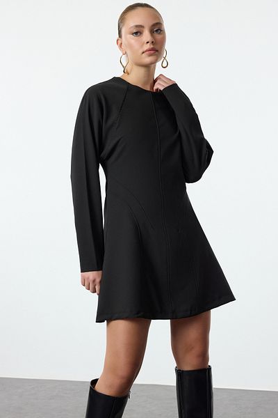 Trendyol Collection A-line minišaty – černé, detail prošívání, tkané Twoaw25el00124