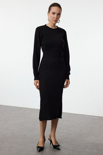 Trendyol Collection A-Line Midi Pletené šaty - černé Twoaw25El00023