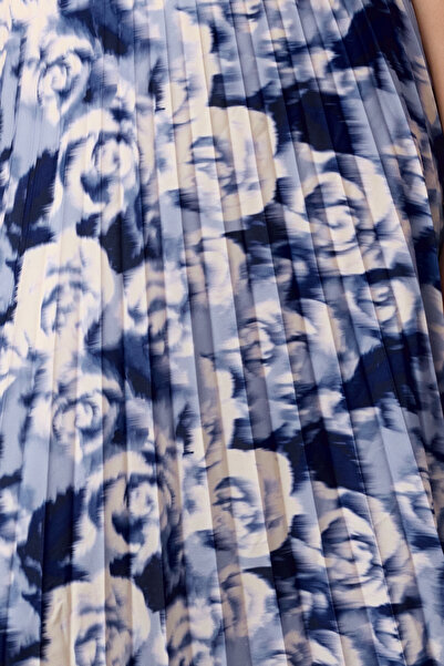 Trendyol Collection Rózsa mintás kék rakott szoknya - TWOSS24ET00265