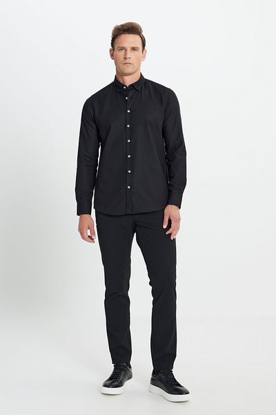 AC&Co / Altınyıldız Classics Schwarzes Flanell-Oxford-Winterhemd im Slim Fit, geknöpfter Kragen