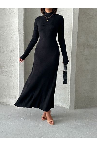BEJNA Schwarzes Maxi-Strickkleid – Hoher Kragen mit Glockenrock
