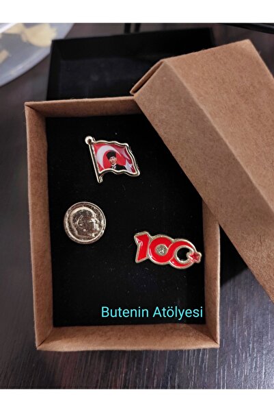 Butenin Atölyesi 29 Ekim Atatürklü Türk Bayrağı, Atatürk Büstü Ve Kırmızı 100. Yıl Gold Renk Yaka Rozeti, 3'lü Set