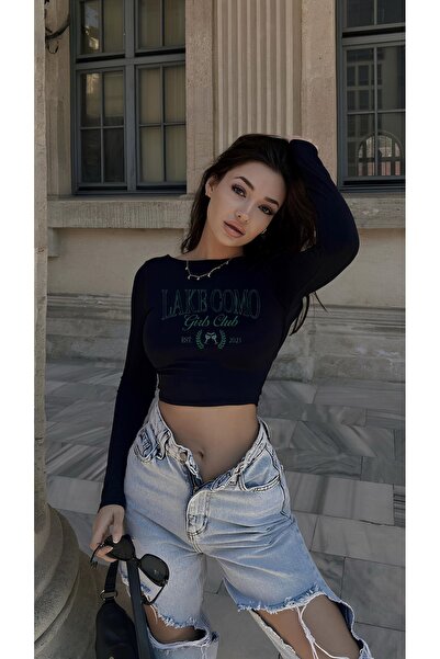 Bengi Clothing بلوزة قصيرة بأكمام طويلة ورقبة دائرية مطبوعة باللون الأسود