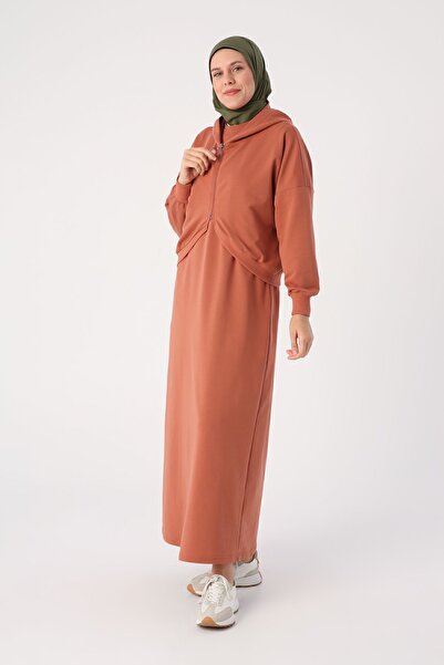 ALLDAY Skořicový krátký kardiganový kostým bez rukávů