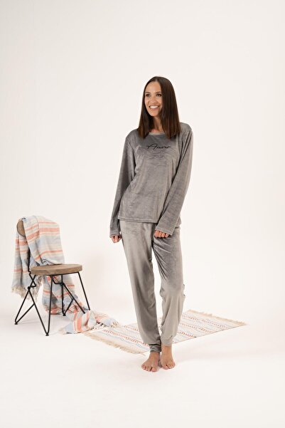Estiva Amour Velvet Winter Women's Pajamas Set