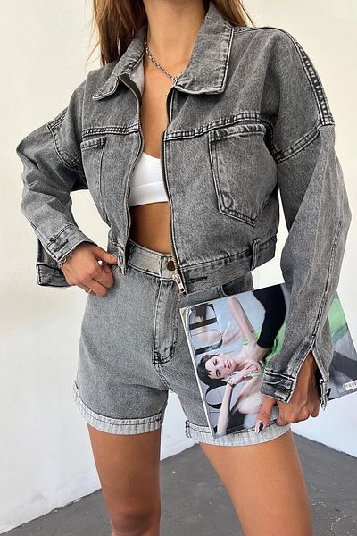 bacc Women's Dark Anthracite Double Pocket Zippered Washed Crop Denim Jacket Bcdf- 235410