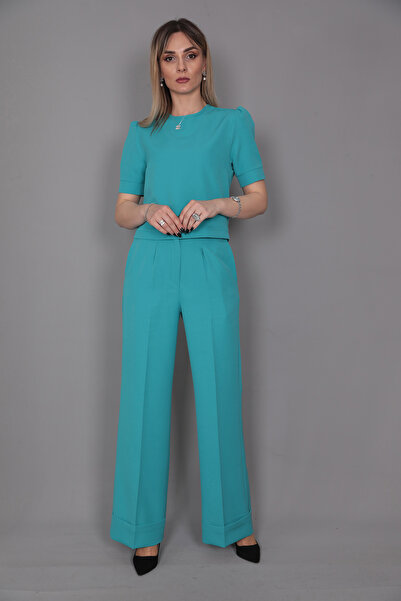 ÖNDER ÖZSOY Kayık Yaka Kısa Kol Bluz & Duble Paça Yüksek Bel Pantolon Takım-Turkuaz