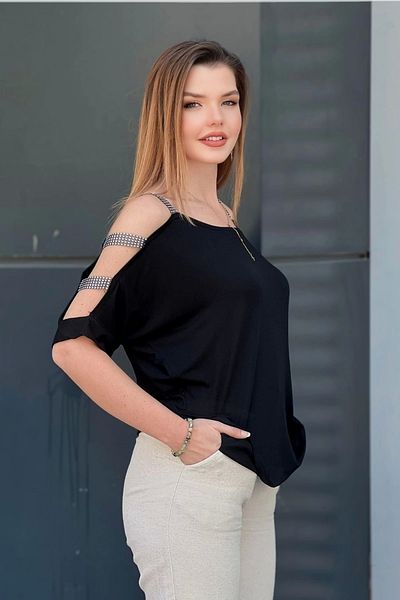 aytemas Μπλούζα με πέτρινο αξεσουάρ στα μανίκια