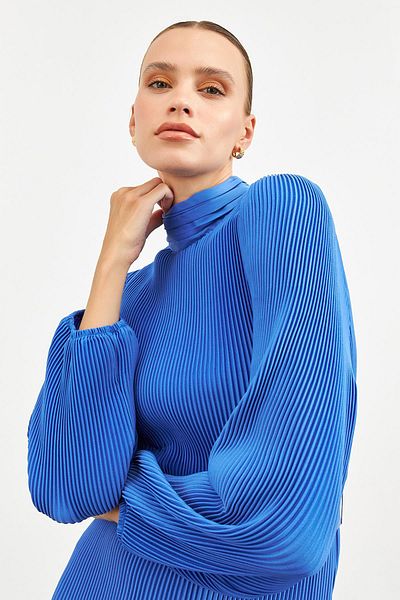 Setre Rochie albastră cu curea de lungime midi cu pliuri