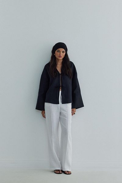 Suud Collection Schwarze Leinenbluse mit Minnie-Spitze – 100 %