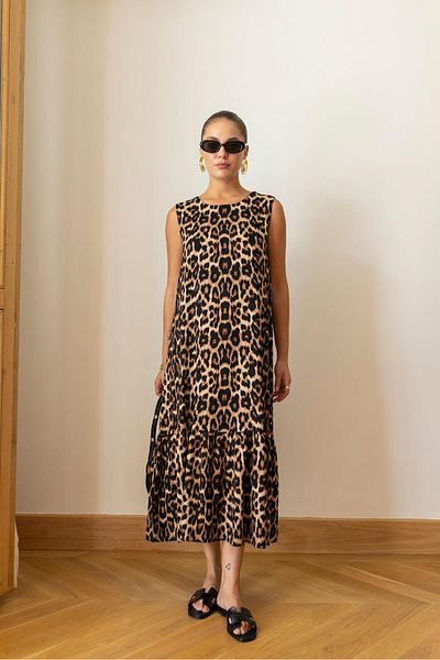 Askı Nişantaşı Φόρεμα Camel Leopard Print με λαιμόκοψη και λεπτομέρεια στο κάτω μέρος