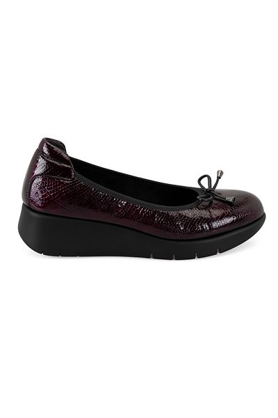 Desa Women's Burgundy Desacomfort Leather Casual Shoes