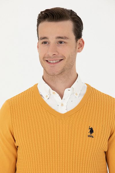 U.S. Polo Assn. Pulover de bază muștar pentru bărbați 50268937 -VR072
