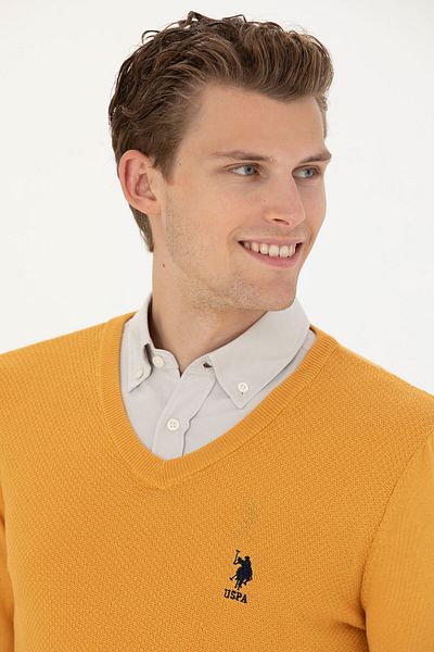 U.S. Polo Assn. Men's Mustard Basic Sweater 50269004 -Vr072