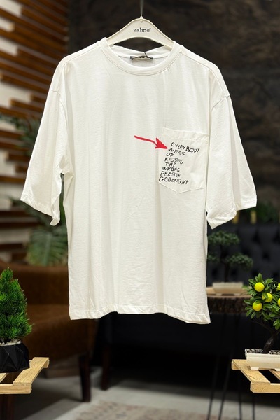 sahnemoda Ležerna majica sa okruglim izrezom Oversize kroj - Tekst na džepu