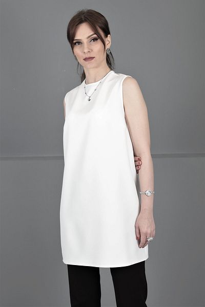 ÖNDER ÖZSOY O-Neck Sleeveless Blouse - White