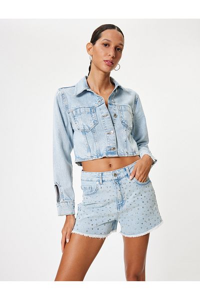 Koton Mini pantaloni scurți din denim cu detalii în piatră - picior cu ciucuri și model cu nasturi