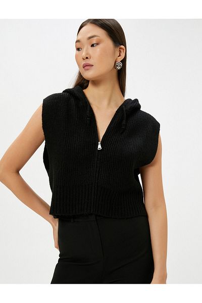 Koton Kurzer Pullover mit Kapuze und Reißverschluss