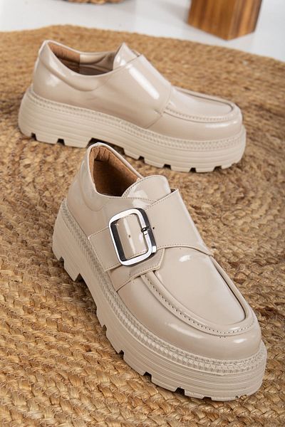 Hayalimdeki Ayakkabı Pantofi casual eleganti de damă din piele lacuită bej cu cataramă Moe