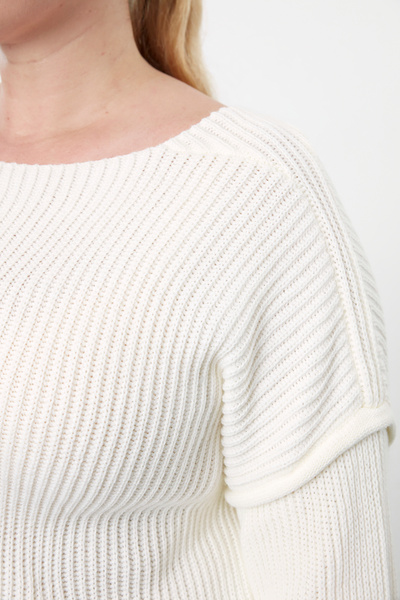 Trendyol Curve Ecru kötöttáru pulóver - csónaknyak, varrással Tbbaw25an00042