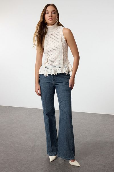 Trendyol Collection Rollkragenpullover aus durchbrochenem Strick in Stein - Twoaw25sv00034