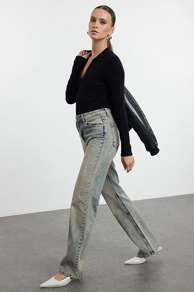 Trendyol Collection Blugi vintage cu talie înaltă, cu picioare largi, albaștri - Efect decolorat, TWOAW25JE00093