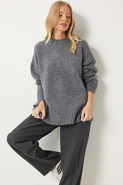 Happiness İstanbul Kadın Antrasit Yumuşak Dokulu Oversize Triko Kazak PF00096