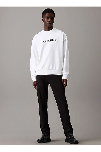 Calvin Klein Sweatshirt - Relaxed Fit and Stylish Design