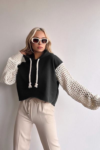 bacc Women's Black Hooded Sleeves Knitwear Knitted Crop Sweatshirt Bc 231021