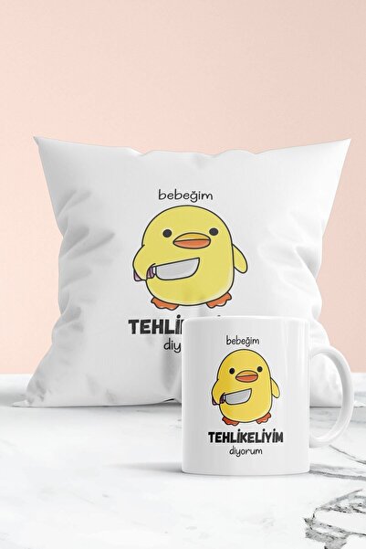 Genel Markalar Bebeğim Tehlikeliyim Diyorum Hediyelik Yastık ve Kupa Seti