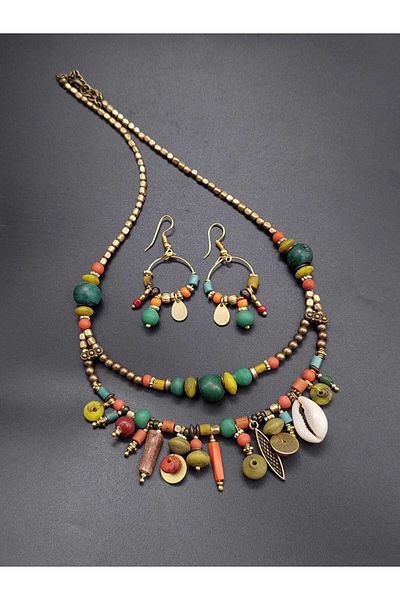 takitokaciniz Handmade Indian Glass Material Necklace Earrings Set