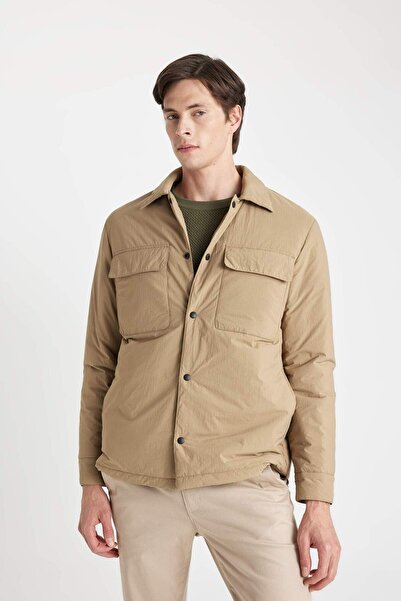 DeFacto Su Geçirmez Slim Fit Dar Kesim Gömlek Yaka Çıtçıtlı Cepli Şişme Mont D1230AX24WN