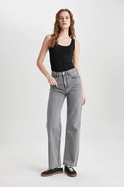 DeFacto Slim Fit Slim Fit U-Neck Basic Απλό εσώρουχο I1059az23sm