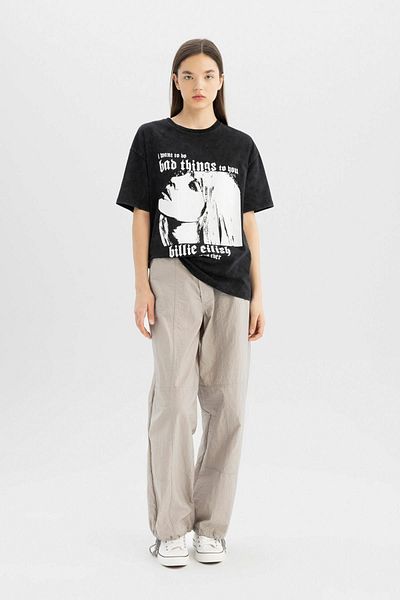 DeFacto Koszulka Billie Eilish Cool Oversize - okrągły dekolt, krótki rękaw D1204Ax24Sm