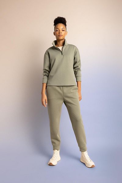 DeFacto Standard-Fit-Jogginghose – elastische Taille, Basic Straight mit Taschen B6358ax23wn