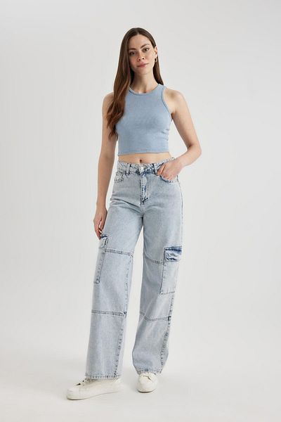 DeFacto Geripptes Camisole mit Rundhalsausschnitt, gewaschenes Basic-Unterhemd mit verblasstem Effekt B9226ax24sm