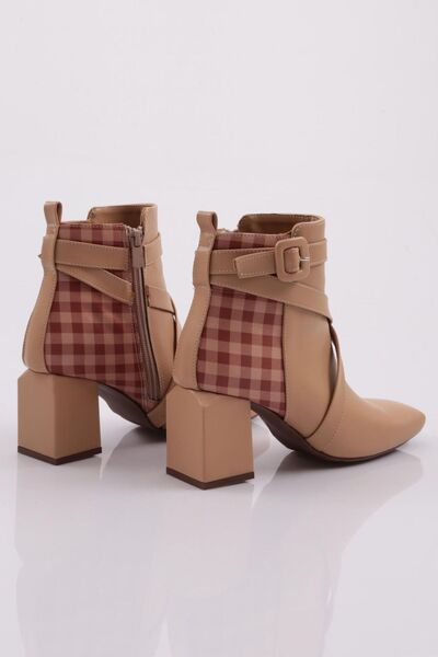 DGN Kadın Kemer Aksesuarlı Çerçeve Topuklu Bot Nude 33213162821