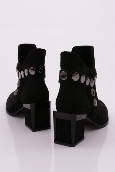 DGN Kadın Toka Detaylı Topuklu Bot Siyah Süet 2192121033