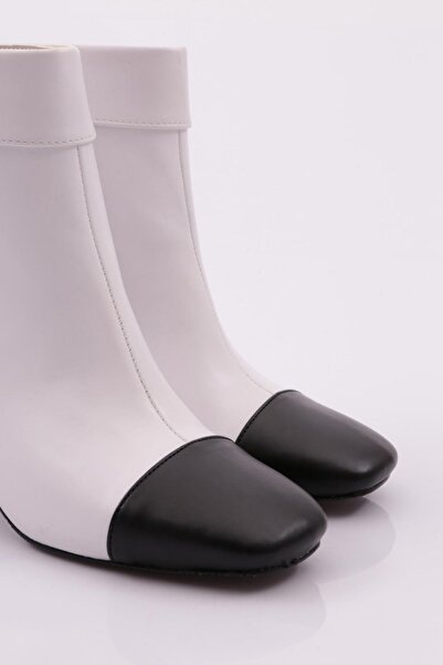 DGN Kadın Küt Burun Fermuarlı Topuklu Bot Beyaz-sıyah 33217162821