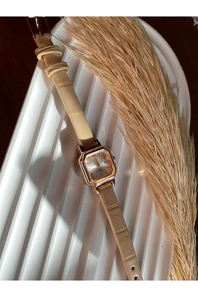 QUARTZ Rubsey Minimal Vintage Women's Wristwatch Retro Leather Band 1 Piece (Mini Square Model)