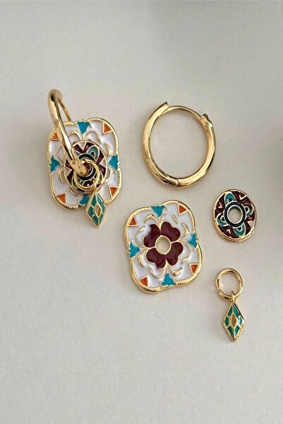 SEVİLLE AKSESUAR MARKA ÖZEL SERİ CHARMLI ETNİK BEYAZ KARE KÜPE