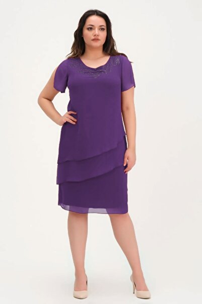 Oktay Yırtmaçlı Göğüs Taşlı Astarlı Mor Renk Büyük Beden Abiye Elbise